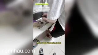 Hot nhất Thầy giáo sang nhà dạy kèm cho e hs rồi xún bếp địt mẹ e còn bắn tinh vào đồ ăn