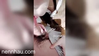 Dắt e hs loli bím non đi chơi ở TTTM rồi dắt e vào nvs bú cu đụ bắn ngập lồn e trg ấy siêu hot