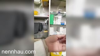 Bác sĩ bệnh hoạn tự quay lén mông cái bệnh nhân xinh đẹp khi họ đến tiêm thuốc. nóng bỏng