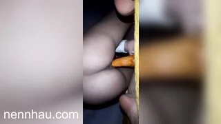 Lộ clip Phương Anh 2k10 gái mới lớn mà dâm vãi, call sex em lấy hẳn củ cà rốt đút vào lồn P1