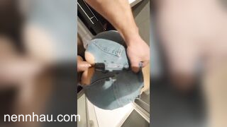 Hot nhất “a địt xong nhớ mua quần mới cho em đấy quần ngyeu em tặng đó” nứng qá xé luon ra địt