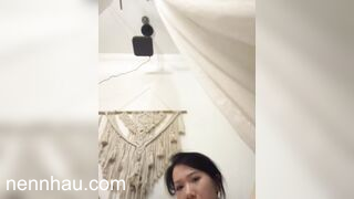 Cái lồn dâm của em nó nhét toy vào lồn thủ dâm đỉnh của chóp