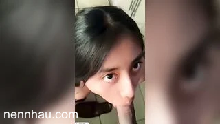 Nhìn đứa con nuôi xinh bú cu dâm đãng bắn tinh đầy mồm dâm đãng xem ngay