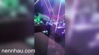 Mới nhất Full clip bú lồn địt e KTV đg hot trg quán,bằng chứng cho vc đi KTV có đc đụ k nhé #2