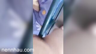 Mới nhất con em nứng qá cạ lồn vào thành giường nước chảy lênh láng
