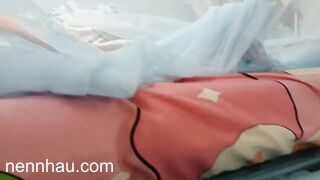 Tuyệt đỉnh Lén lút vào phòng quay lén mẹ vợ ngủ k mặc áo ngựa lộ cả đầu ti