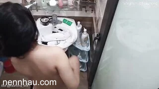 Cực phẩm Em học sinh cứ mỗi lần tắm là phải quay lại cho ny ngắm 1