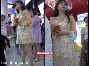 Lộ clip Quay Lén Dưới Quay Em Hot Girl Trong Trung Tâm Thương Mại