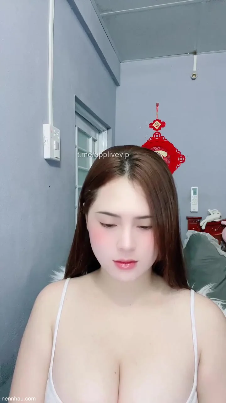 Em chỉ cần lì xì 1 cái xúc xích siêu to khổng lồ full HD không che