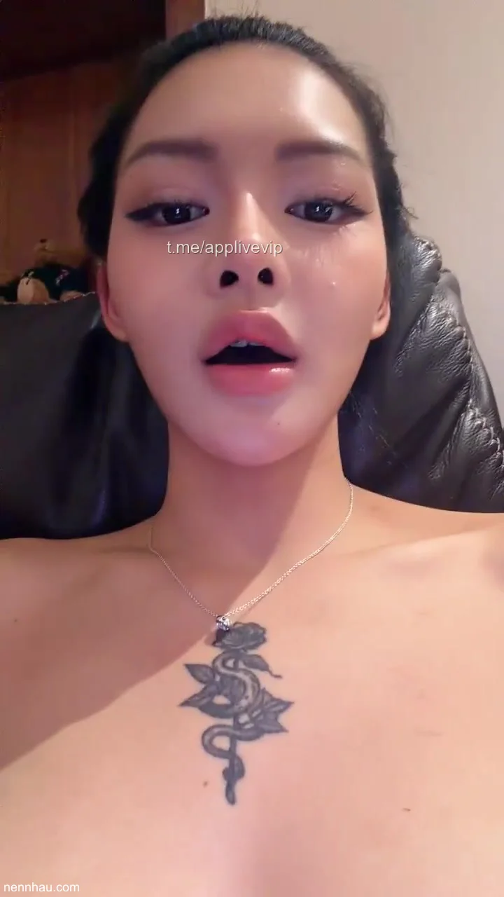 Hot nhất Idol Tôm chiên sở hữu 1 làn nước da nâu như Châu Phi