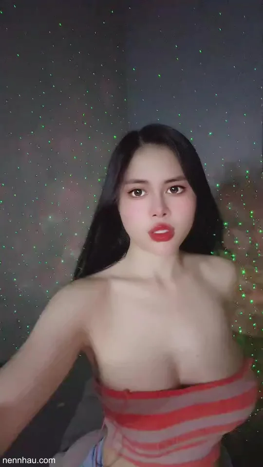 Thỏ Trắng Bigo Live ngực nở mông cong sexy cực ngon