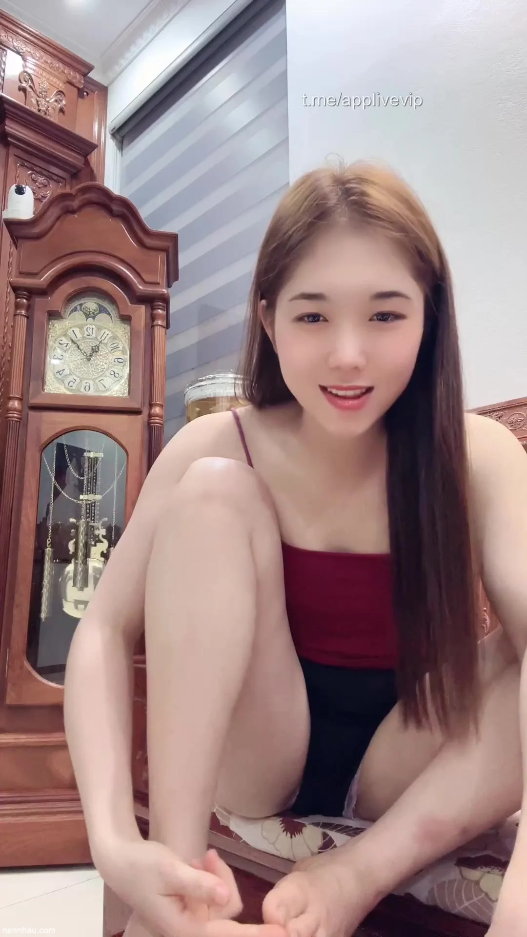 Lộ clip Cứ ngoan xinh rồi em sẽ được bú ti
