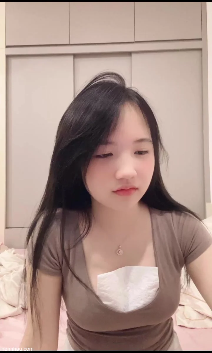 Siêu nứng Với em thì không cần dài, khỏe và lâu ra là được