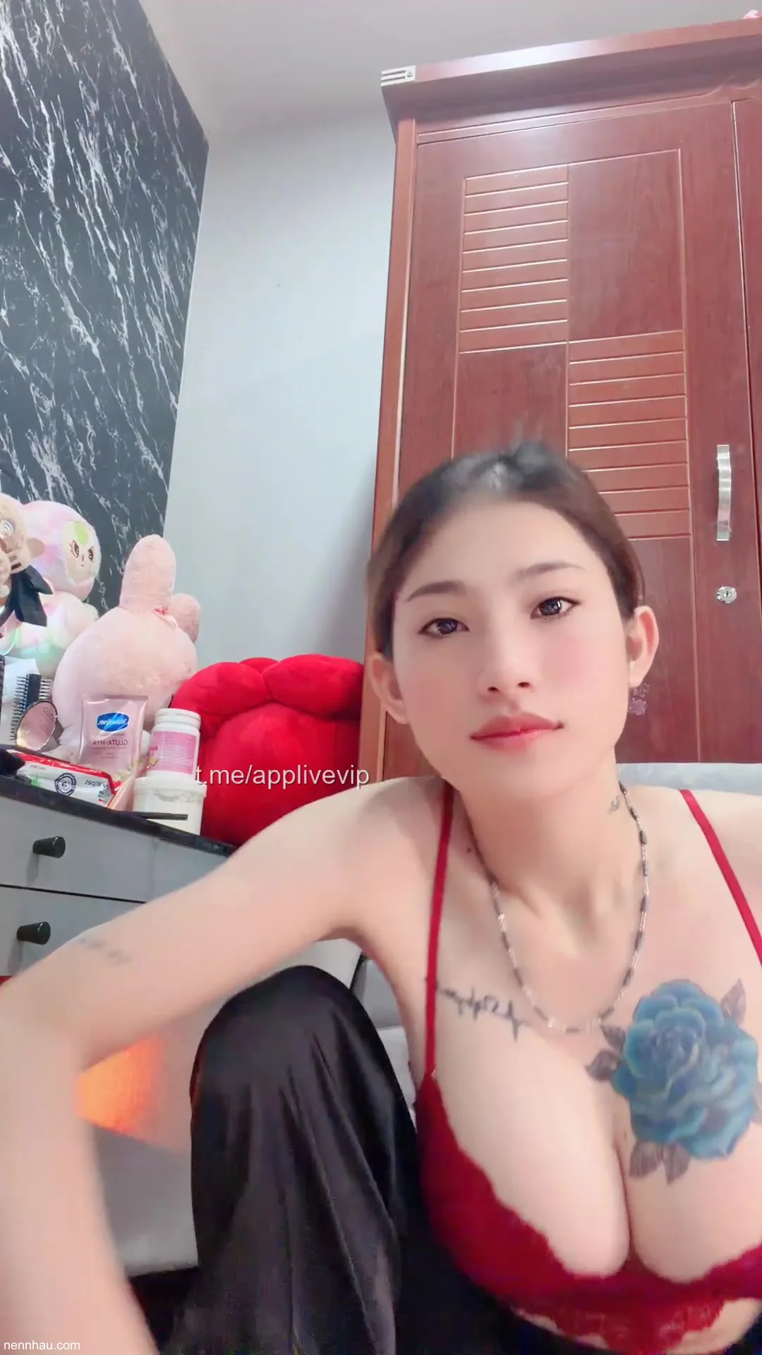 Sau bao năm hành tẩu giang hồ, Bảo Trân đã chính thức nghỉ live app cực nứng