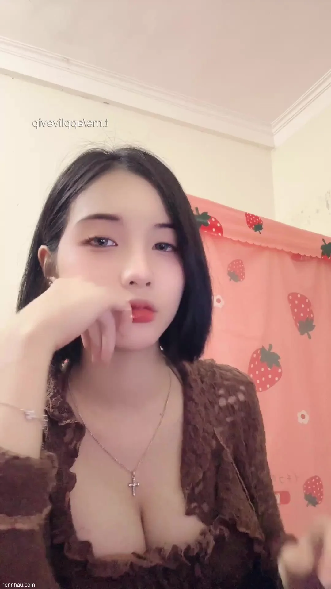 Siêu nứng Idol mới toanh, nhìn sơ qua thấy điện nước khá là ổn