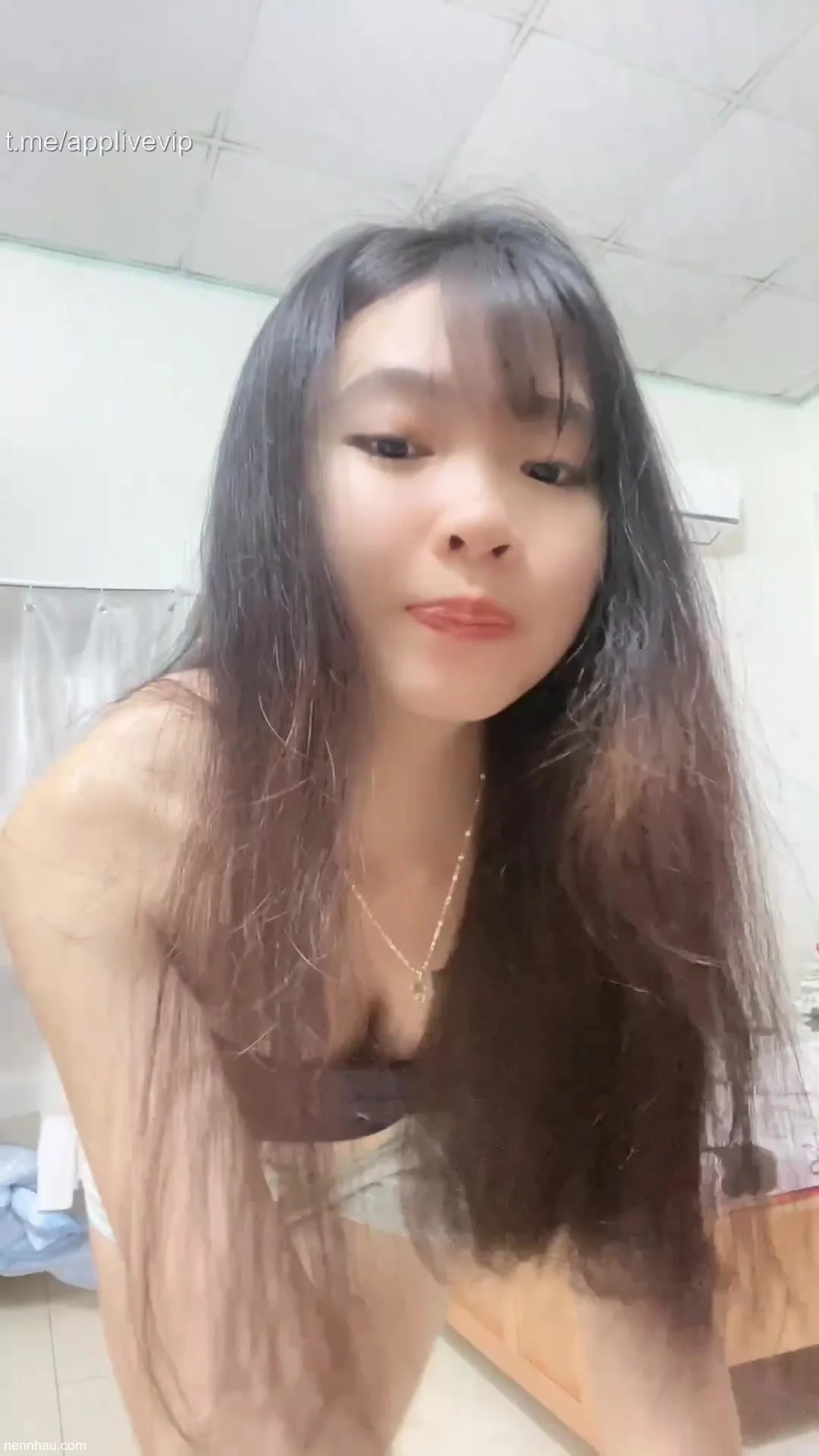 Mới nhất Thảo Dung xinh gái thế này mà không anh nào tặng quà cho bé