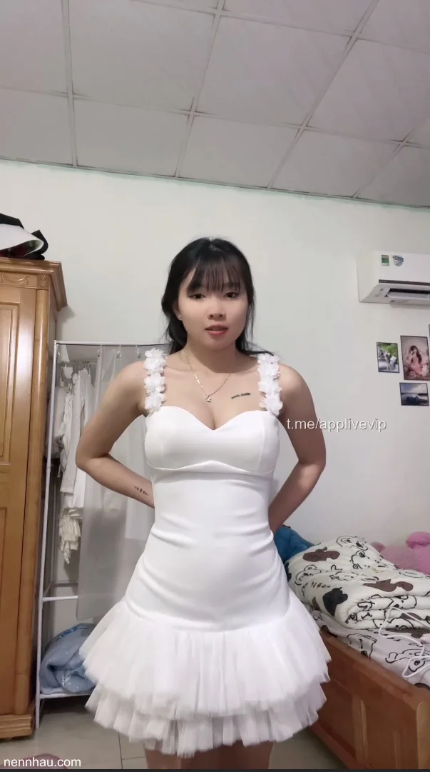 Chất lượng cao Váy đẹp đấy nhưng anh thích ngắm dú em Dung hơn