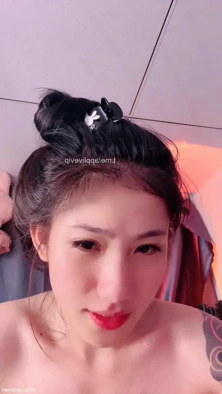Bảo Trân 2k4 chém gió hay như bình luận viên bóng đá cực đỉnh