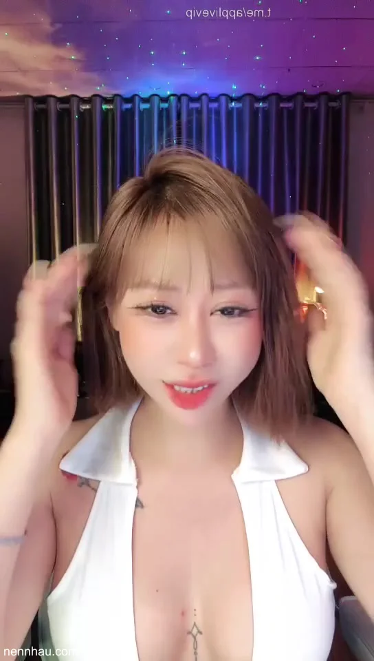 Siêu phẩm Cười nhiều ngực em Ni lại càng nở to ra
