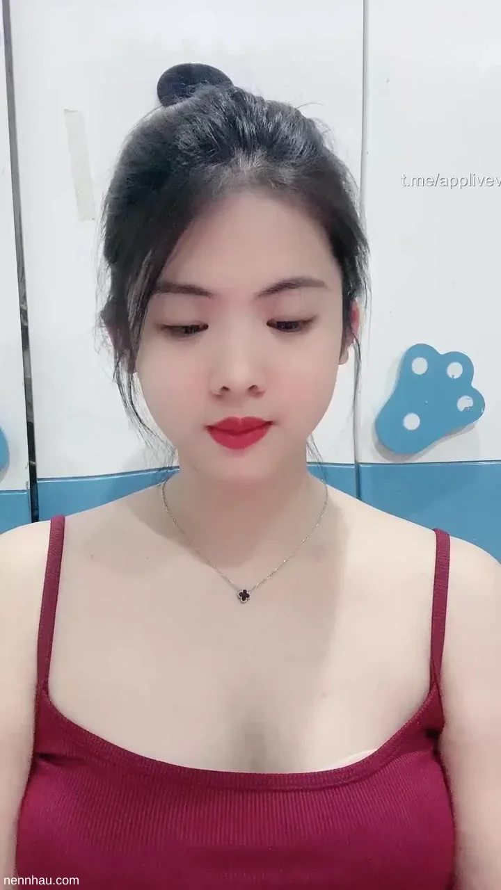 Tuyệt đỉnh Great music featuring the beautiful Bunnie dancing to a high-energy beat