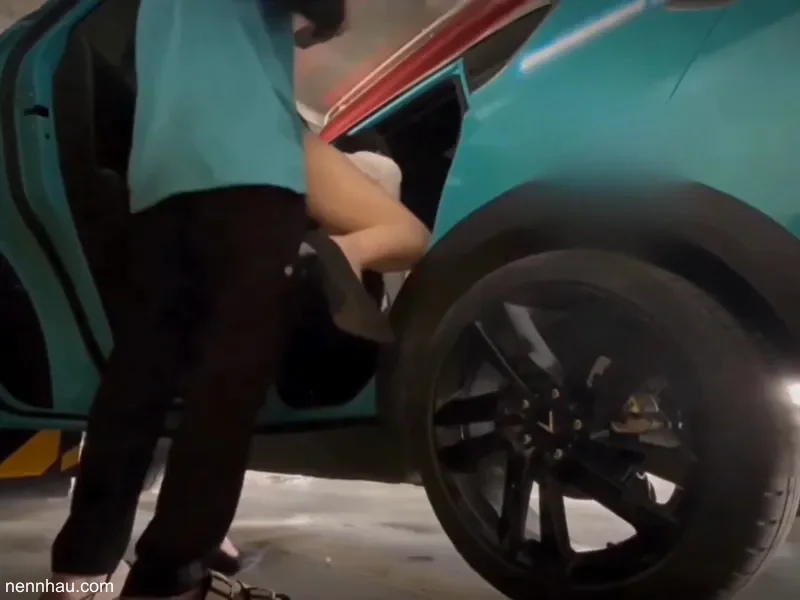 Siêu hot Anh tài xế công nghệ số hưởng được cô em cho doggy để trả tiền xe