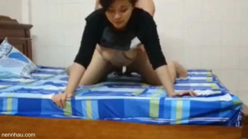 Cực phẩm Chơi cô bạn thân mông to