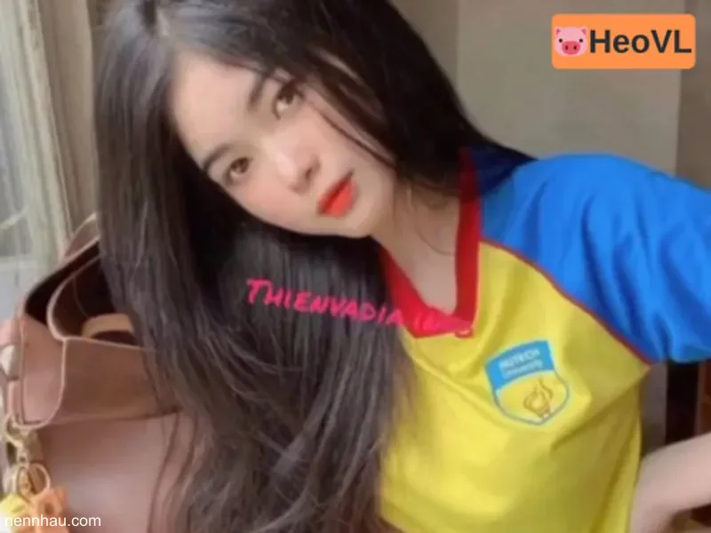 Lộ clip Clip làm tình với em sinh viên hutech mông bự