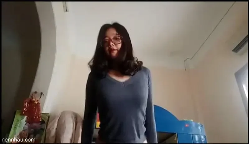 Siêu ngon Em em học sinh thay đồ