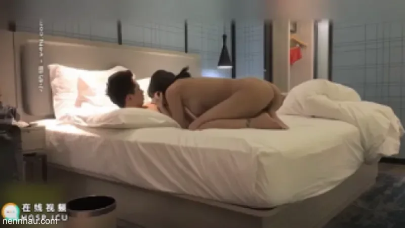Lộ clip Sung sướng với em gái thích làm tình