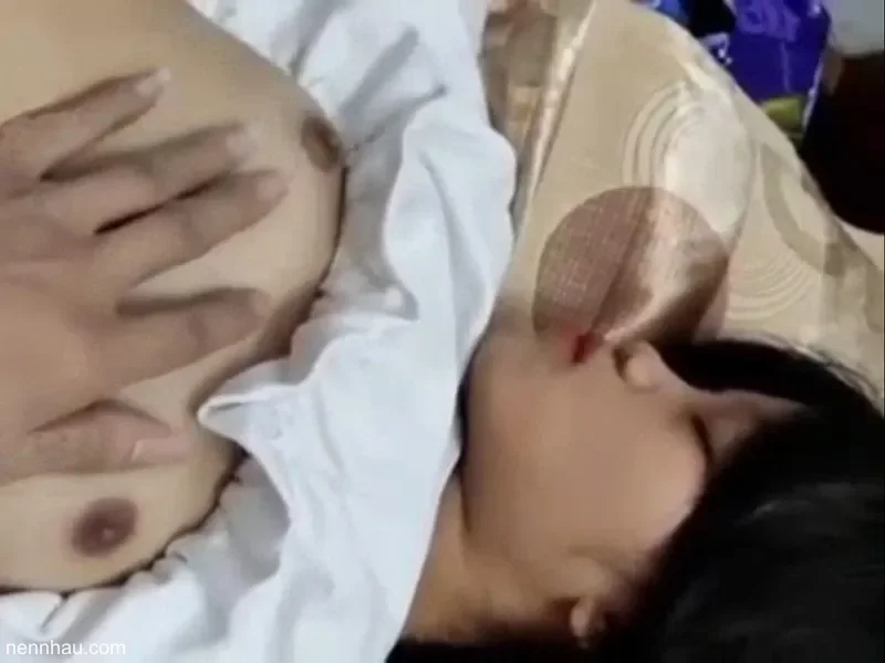 Cực phẩm Xuất tinh lên người em sinh viên mới lớn