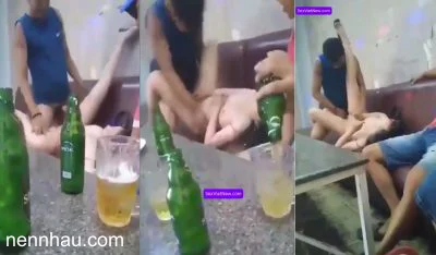 Cực hot Đi hát này lạ nha.Mic cắm môi dưới mới chịu
