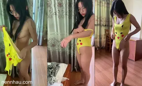 Full HD Em nữ sinh kính cận cực ngon cởi đồ thay bodysuit pikachu