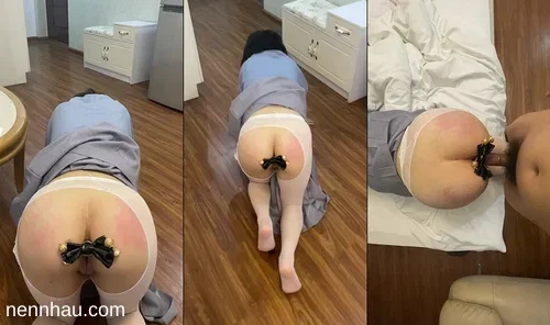 Nhét đồ chơi vào đít bắt em làm chó con bò khắp nhà chịch lút cán anh còn nghịch đít em cực phẩm