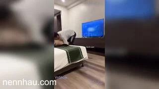 Bé sinh viên Hà Nội có hoàn cảnh khó khăn đi làm thêm để có chi phí sinh hoạt siêu phẩm
