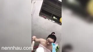 Quay lén em sinh viên vú to tắm chất lượng cao
