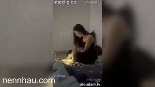 Em gái xào ke xong ngửa lồn cho mấy anh xả đồ không thể bỏ lỡ