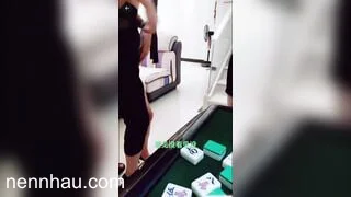 Xem ngay Con vợ đi chơi cùng bạn về lồn toàn tinh trùng là đây, bọn nó vừa chơi vừa địt nhau