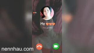Cực phẩm mẹ vừa chịch vừa gọi điện video cho con trai
