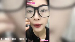 Nóng bỏng Một video ghi lại cảnh một nữ sinh viên đại học có vẻ ngoài vô tội, Zhu Hong