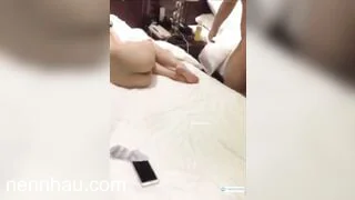 Khổ thân con gái bị bố dượng và đám b khốn nạn bắt ép địt nhau làm e khóc hết nc mắt