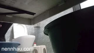 Đỉnh của chóp quay lén chị gái tắm 2