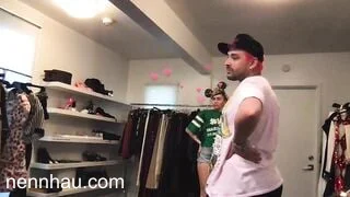 Lộ clip Ca sĩ, nhạc sĩ Miley Cyrus thay đồ vú ngon
