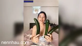 Tuyệt đỉnh Em gái xăm mình kính người thủ dâm bằng dưa lro