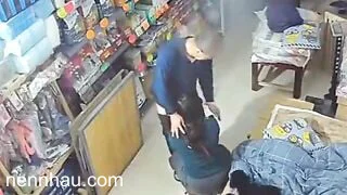 Cực đỉnh Hack cam thấy bố ck già lột đồ con dâu bắt bú cu chổng mông cho bố đụ trg phòng con