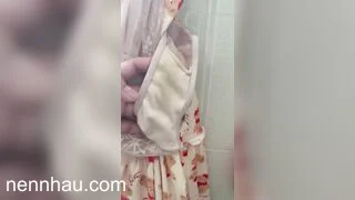 Siêu nứng hửi quần lót vàng khè của con em họ mới thay thơm phê