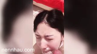 Cực đỉnh Gái xinh bú cu bị bắn lên mặt