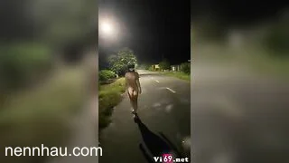 Chị gái nứng lồn ra đường khỏa thân đi bộ chất lượng cao