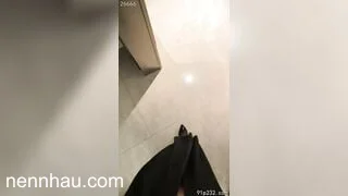 Hot nhất E teen hàng ngon đứng trc gương show hàng dâm r bò sang bú cu chổng mông cho a địt