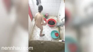 Quay lén con bạn thân Loli đi tắm, Muốn Nhào vô djt nhau nứng vl cực kỳ chất lượng
