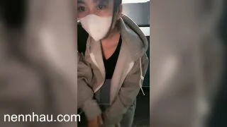 Siêu hot Đi học thêm mà lên cơn nứng phải vào nhà vệ sinh thủ dâm